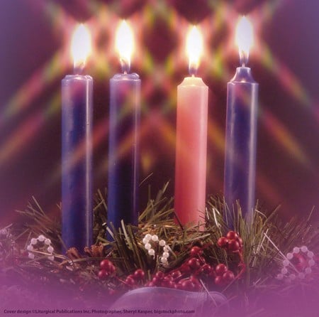 Advent wreath with all four candles lit